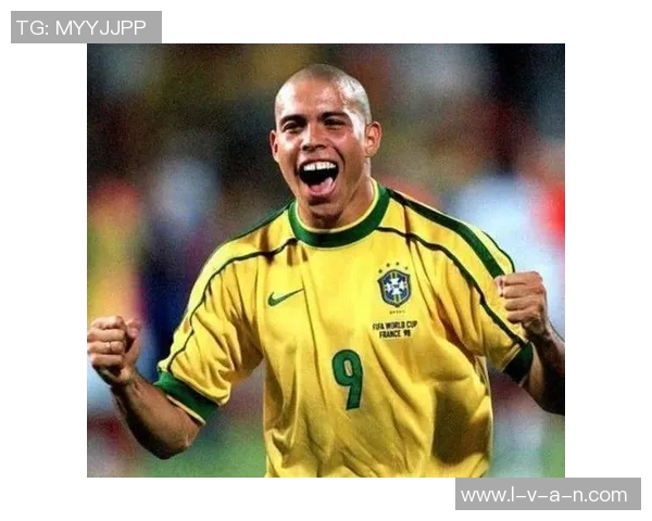 揭秘八大足球巨星的成长之路与辉煌成就